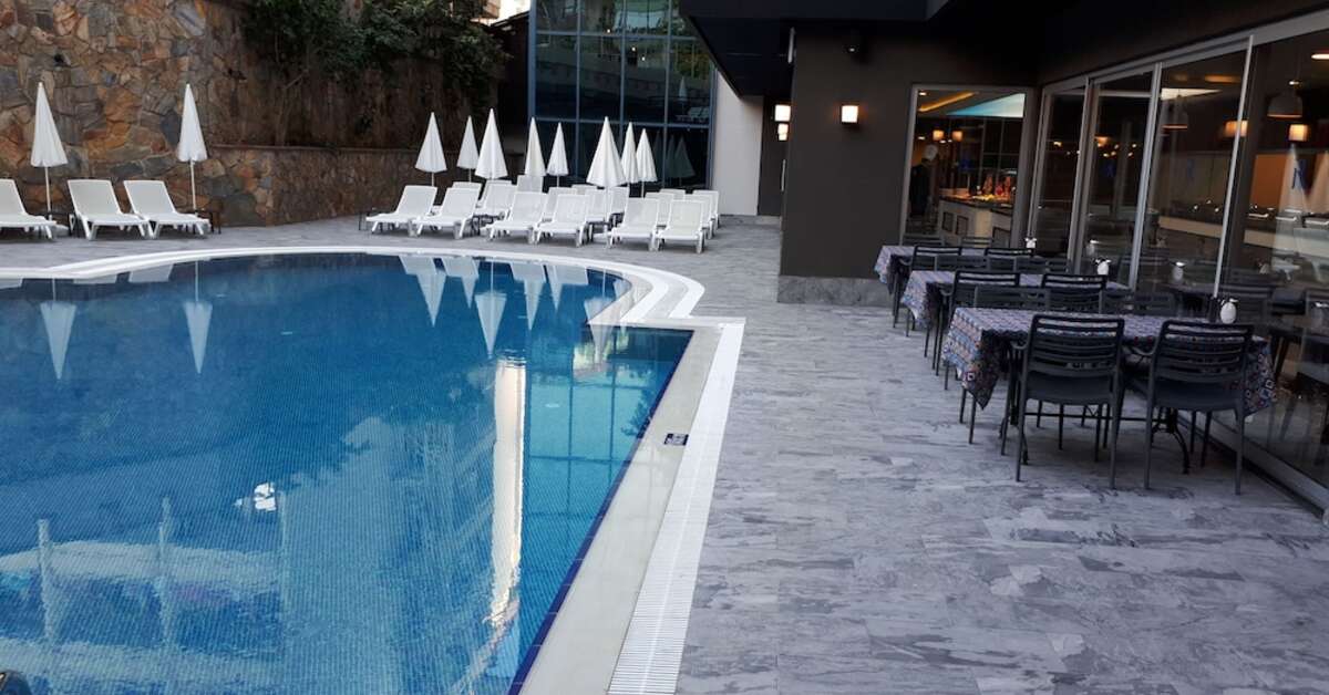 Een foto van het zwembad bij Ramira City Hotel