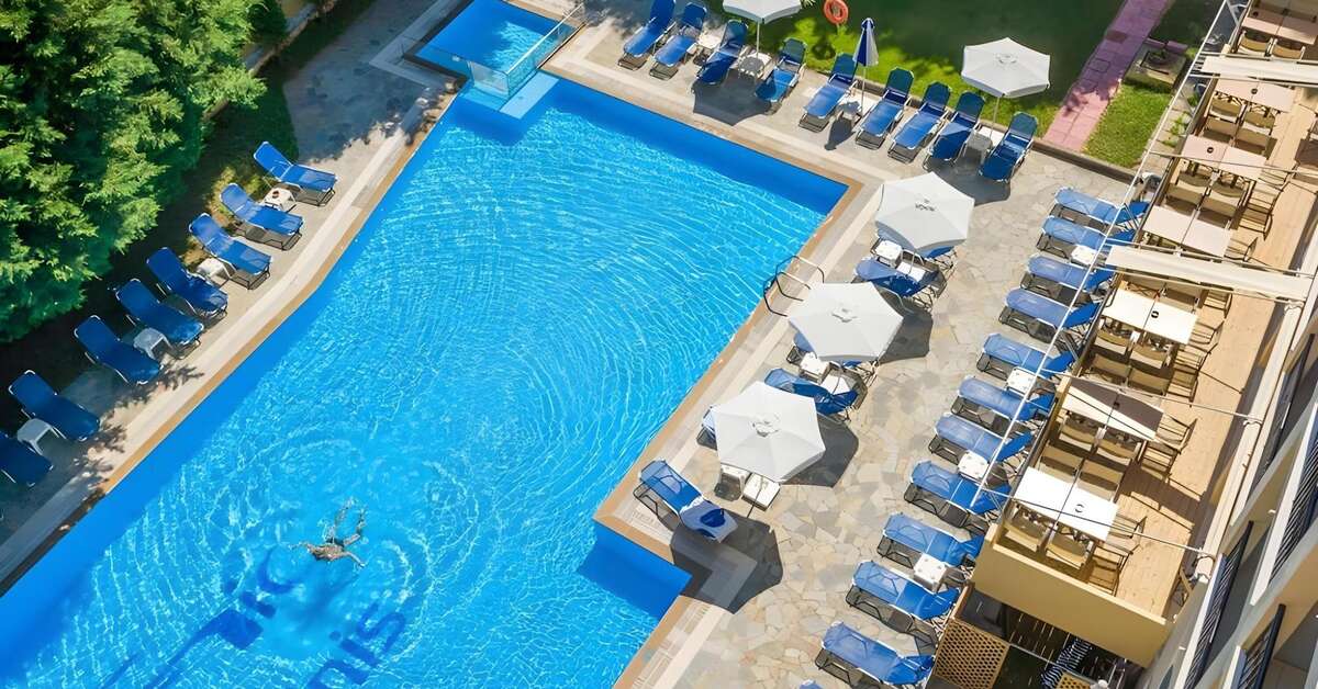 Een foto van het zwembad bij Corfu Hellinis Hotel