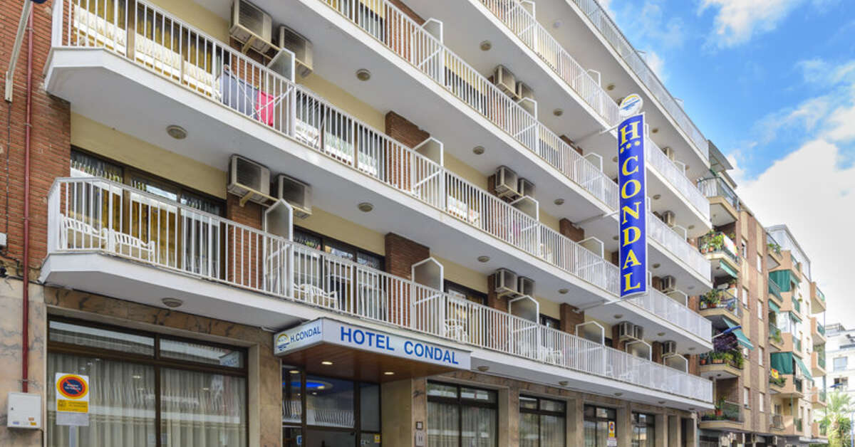 Een foto van de buitenkant van Hotel Mareny Benidorm