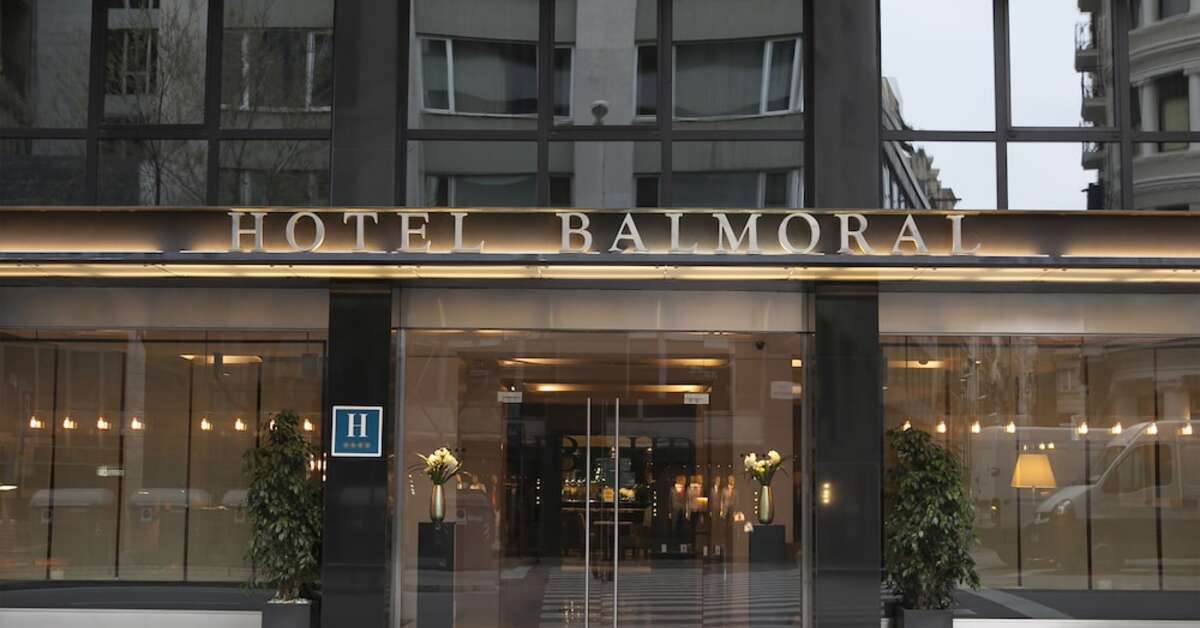 Een foto van de buitenkant van Abba Hotel Balmoral
