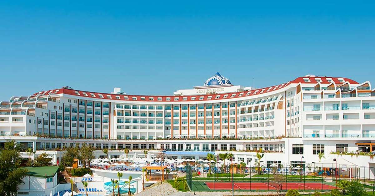 Ein Foto von der Außenansicht des Side Prenses Resort & Spa