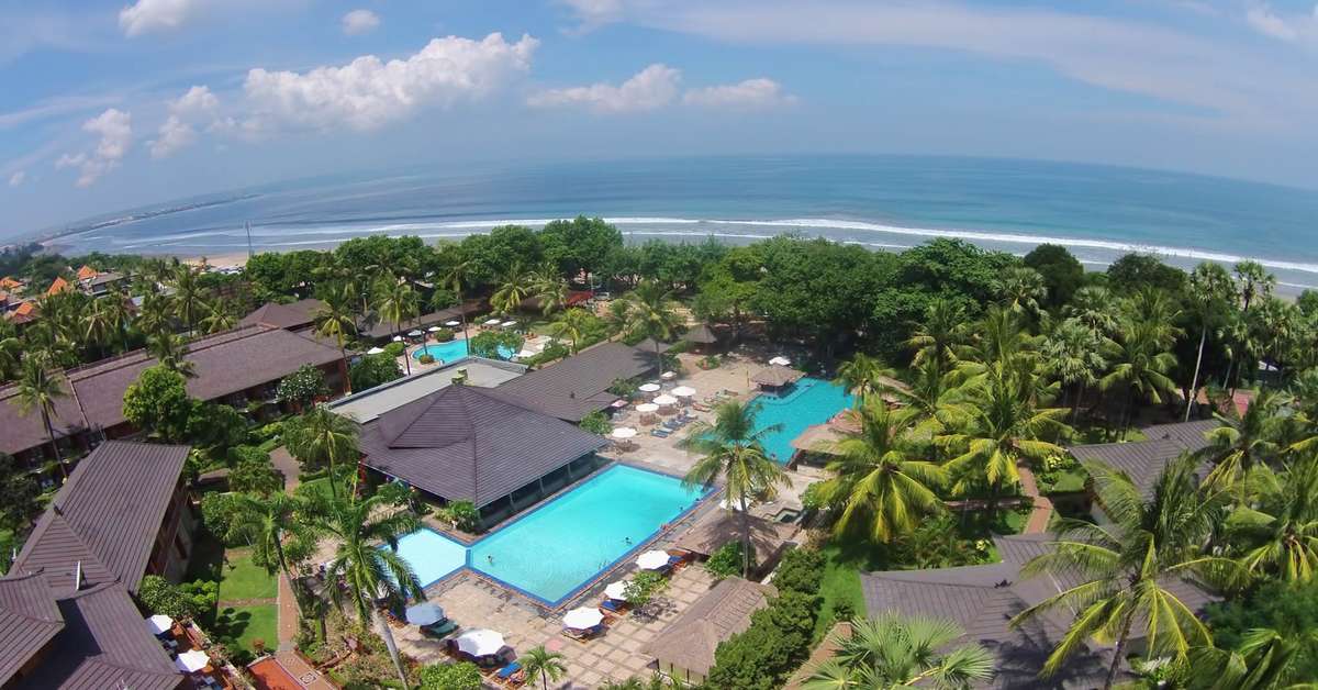 Een foto van het zwembad bij The Jayakarta Bali