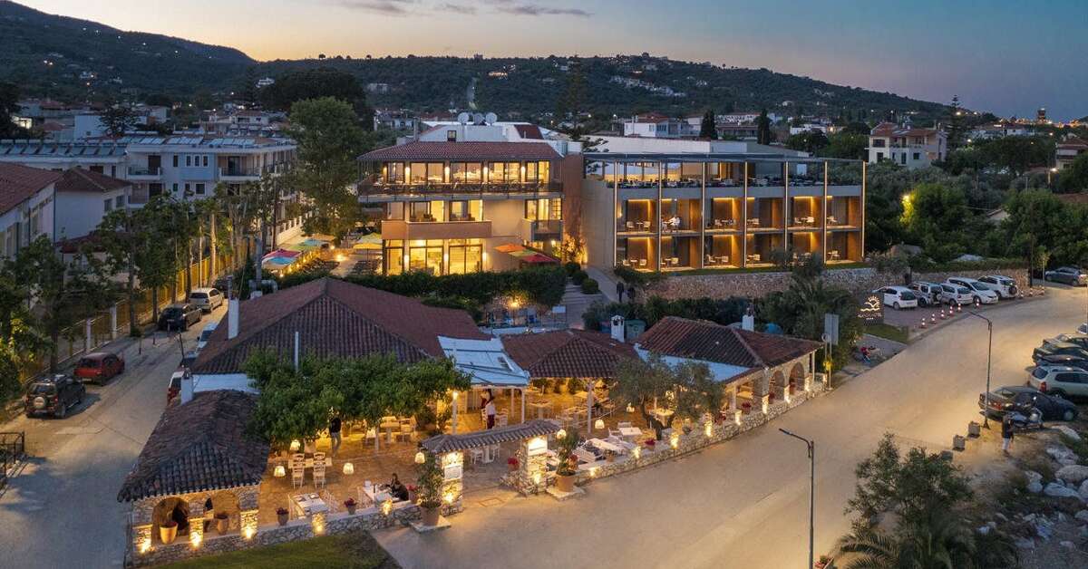 Een foto van de buitenkant van Hotel Alkyon