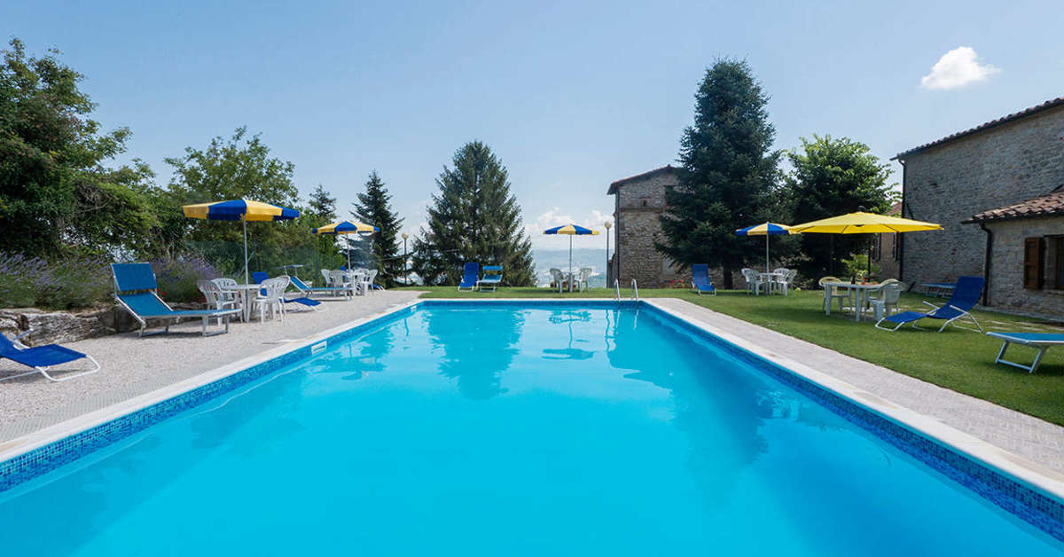 Een foto van het zwembad bij Agrituristica Monte Acuto