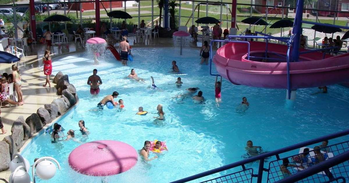 Een foto van het zwembad bij Vakantiepark Oster Hurup