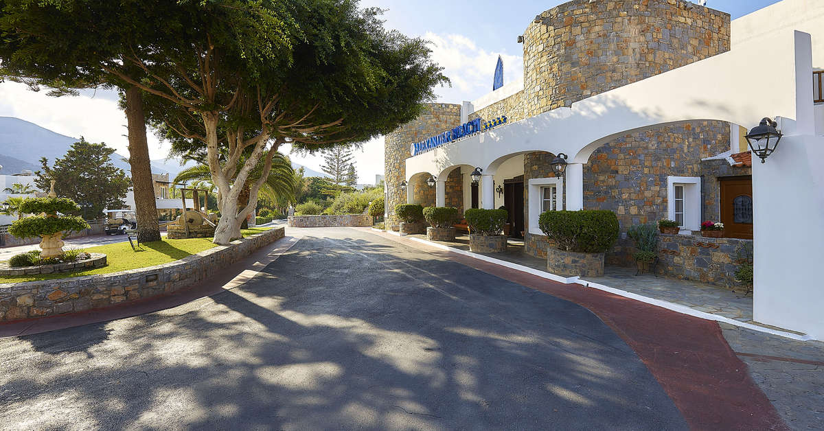 Een foto van de buitenkant van Alexander Beach Hotel & Village