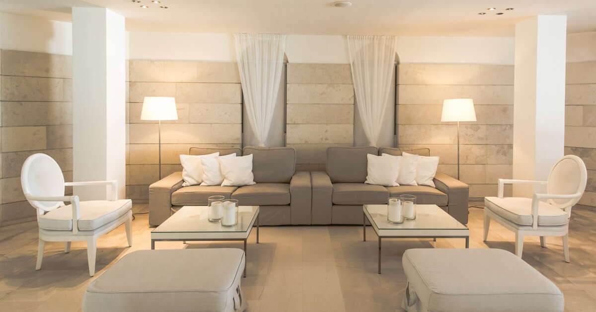 Een foto van het interieur van Knossos Beach Bungalows & Suites