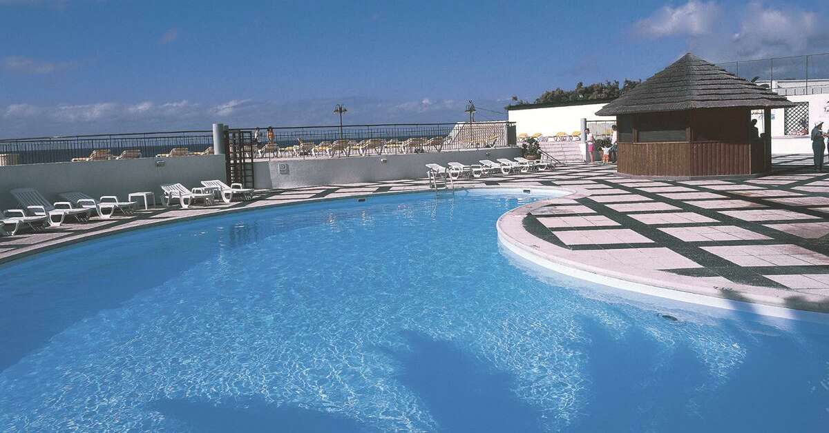 Een foto van het zwembad bij Hotel Torre Praia