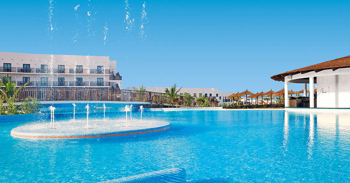 Een foto van het zwembad bij Melia Dunas Beach Resort & Spa