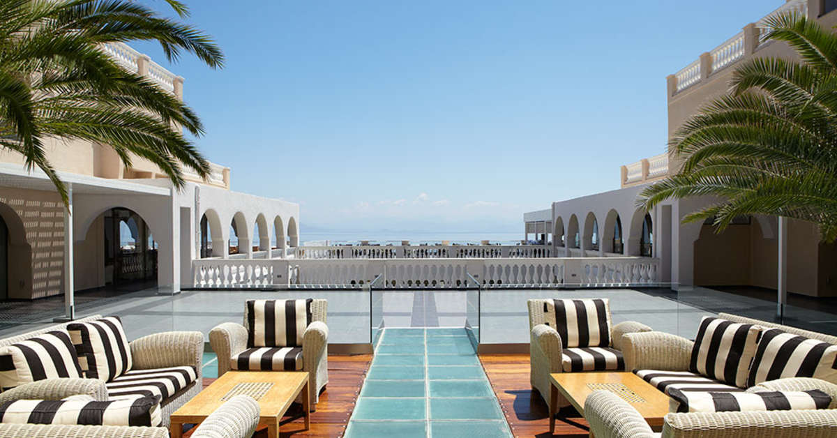 Een foto van het terras bij Marbella Mar-Bella Collection