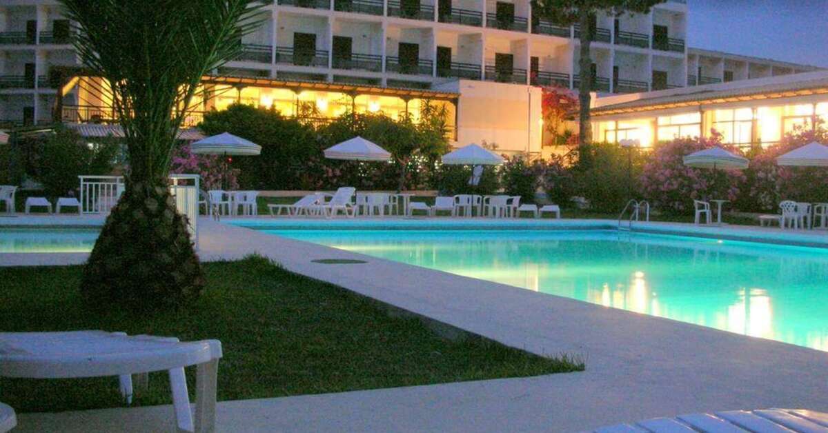 Ein Foto vom Pool im Irinna Hotel