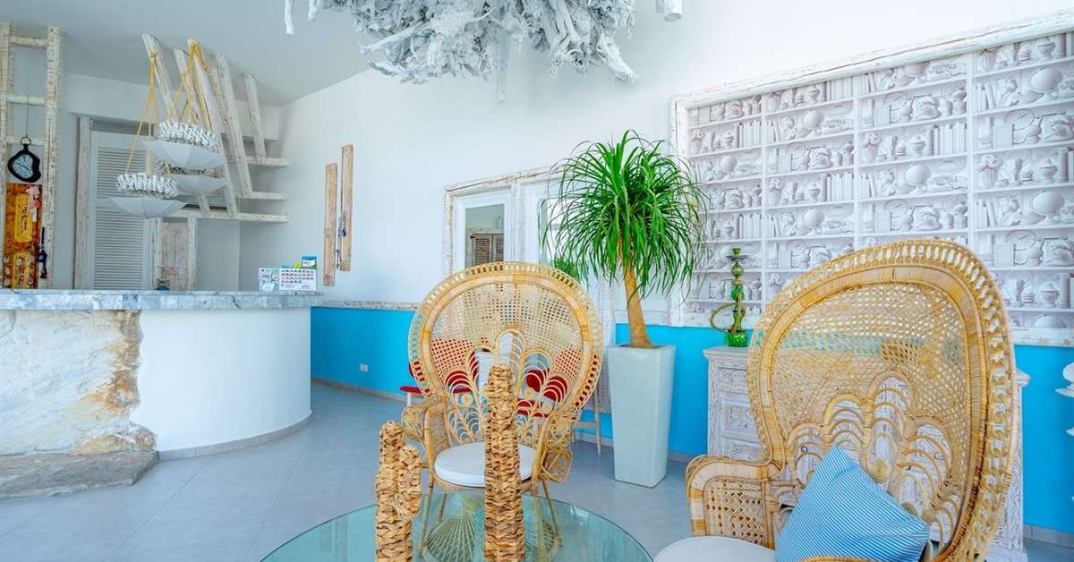 Een foto van het interieur van Kouros Home