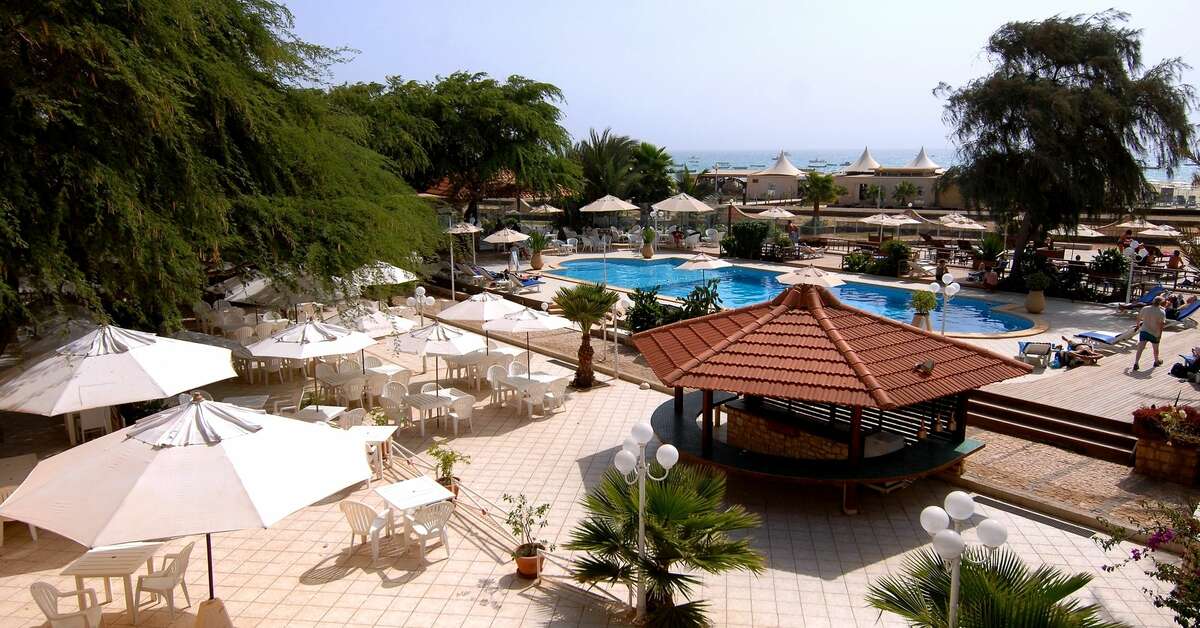 Een foto van het zwembad bij Hotel Morabeza