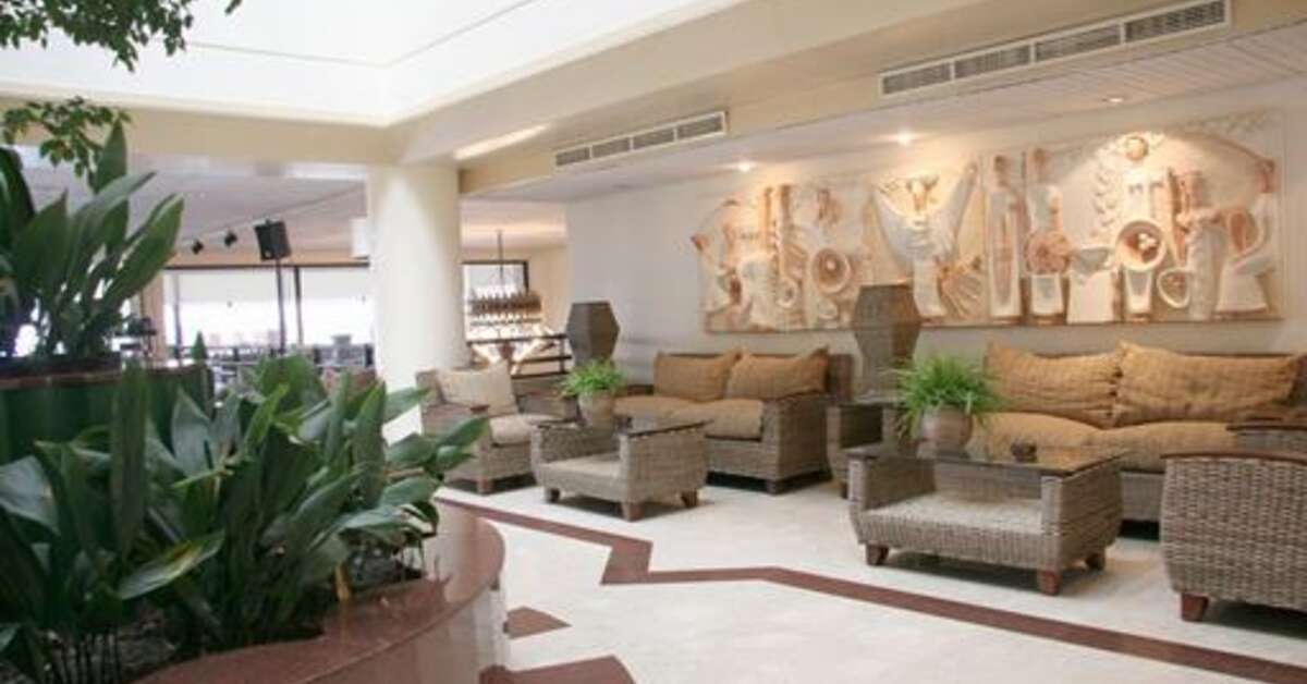 Een foto van het interieur van Hotel Queens Bay