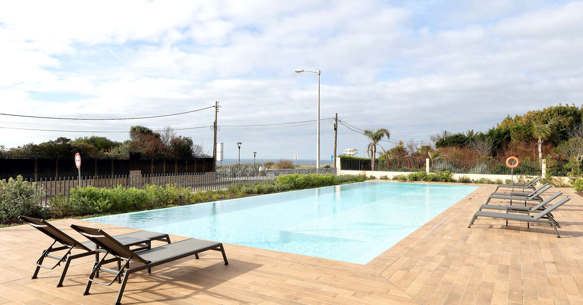 Een foto van het zwembad bij Eurostars Cascais