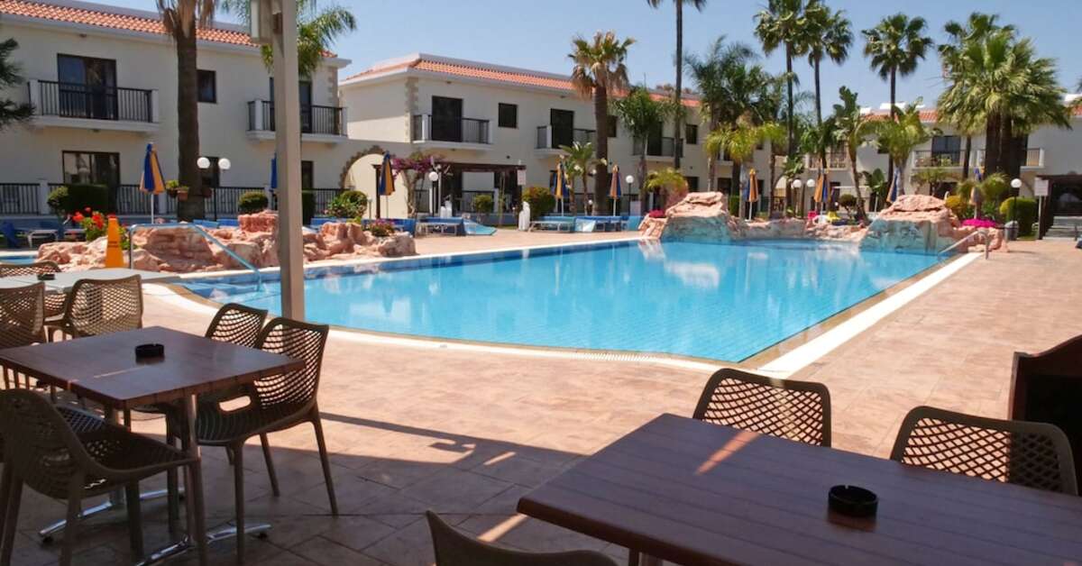Een foto van het zwembad bij Loutsiana Hotel Appartementen