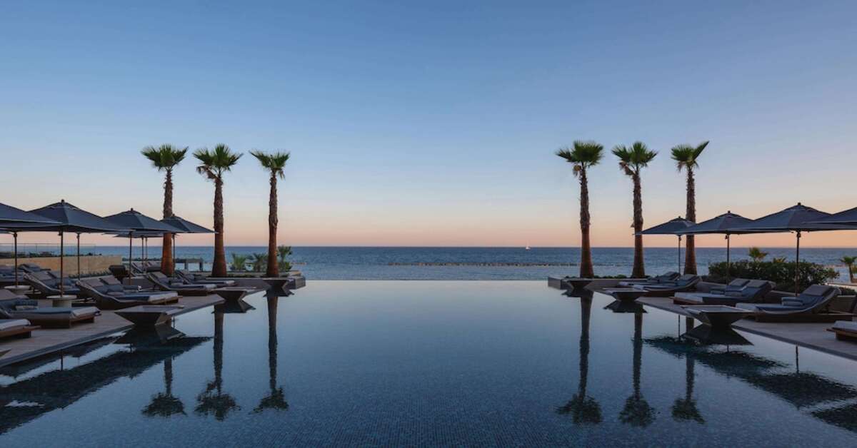 Een foto van het zwembad bij Amara Hotel
