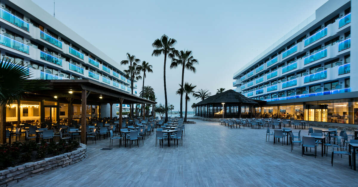 Een foto van het terras bij Best Maritim