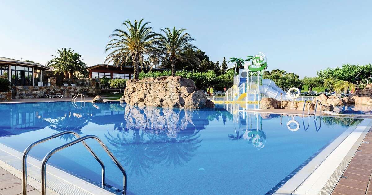 Een foto van het zwembad bij Estival Eldorado Resort