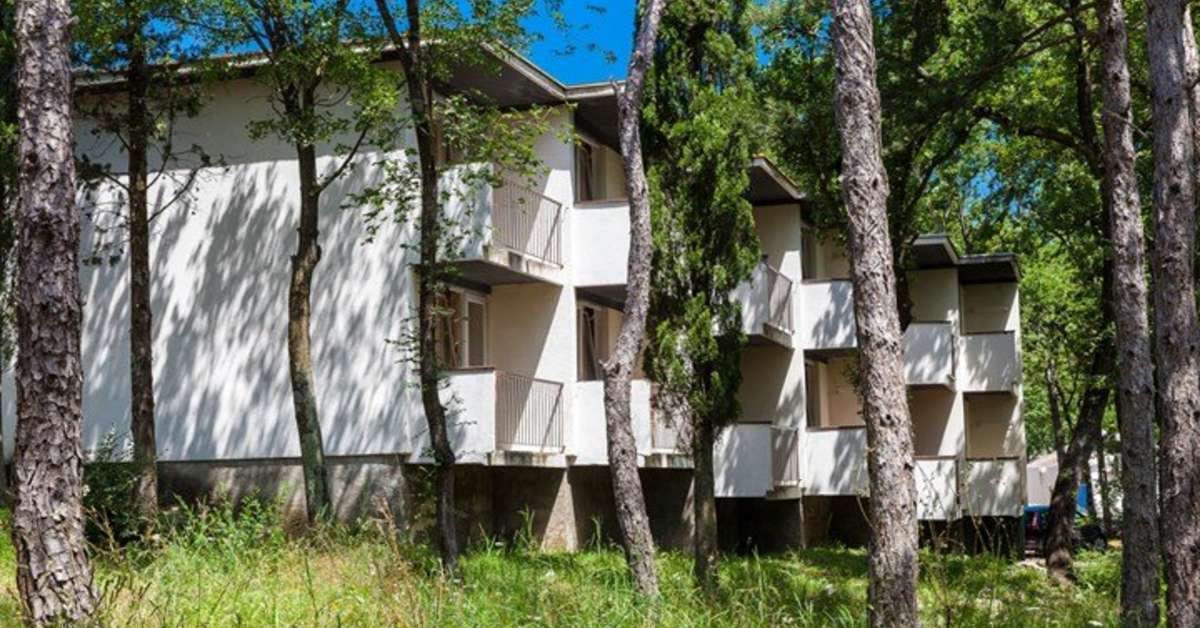 Een foto van de buitenkant van Pavilions Kacjak