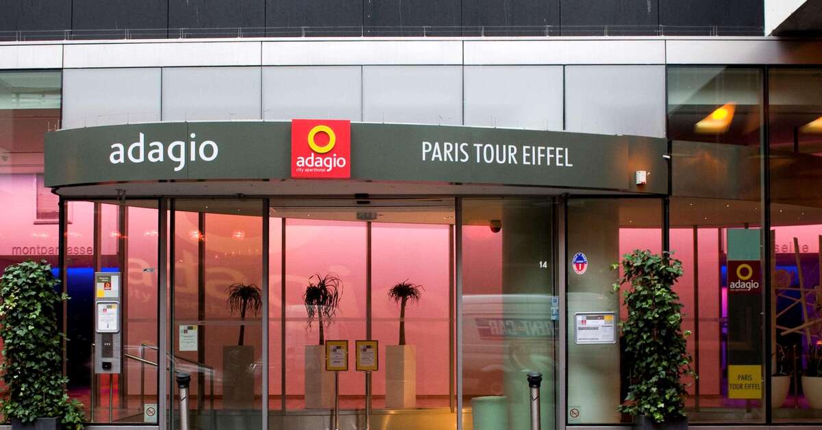 Een foto van de buitenkant van Aparthotel Adagio Paris Tour Eiffel