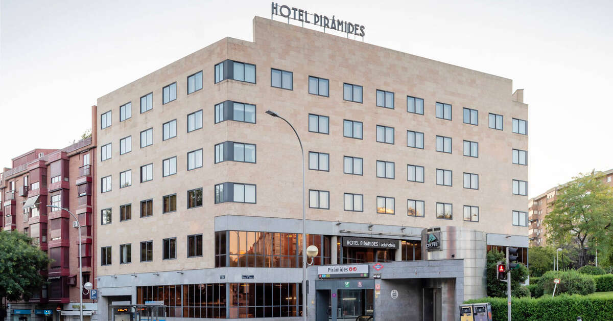 Een foto van Holiday Inn Madrid Piramides