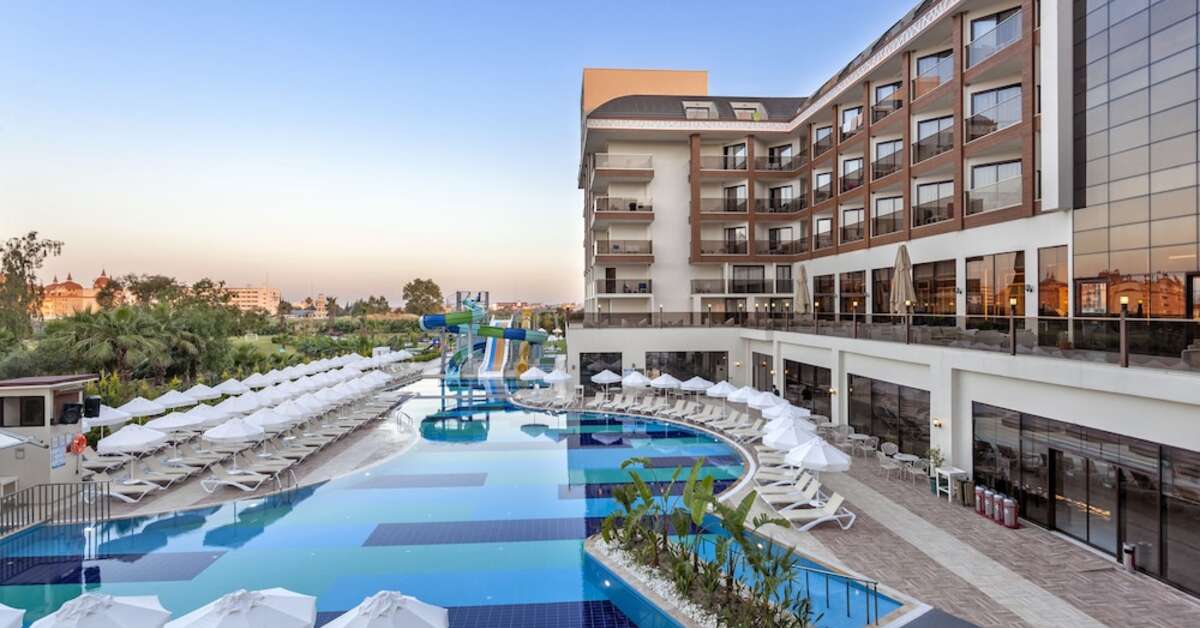 Een foto van het zwembad bij Glamour Resort & Spa