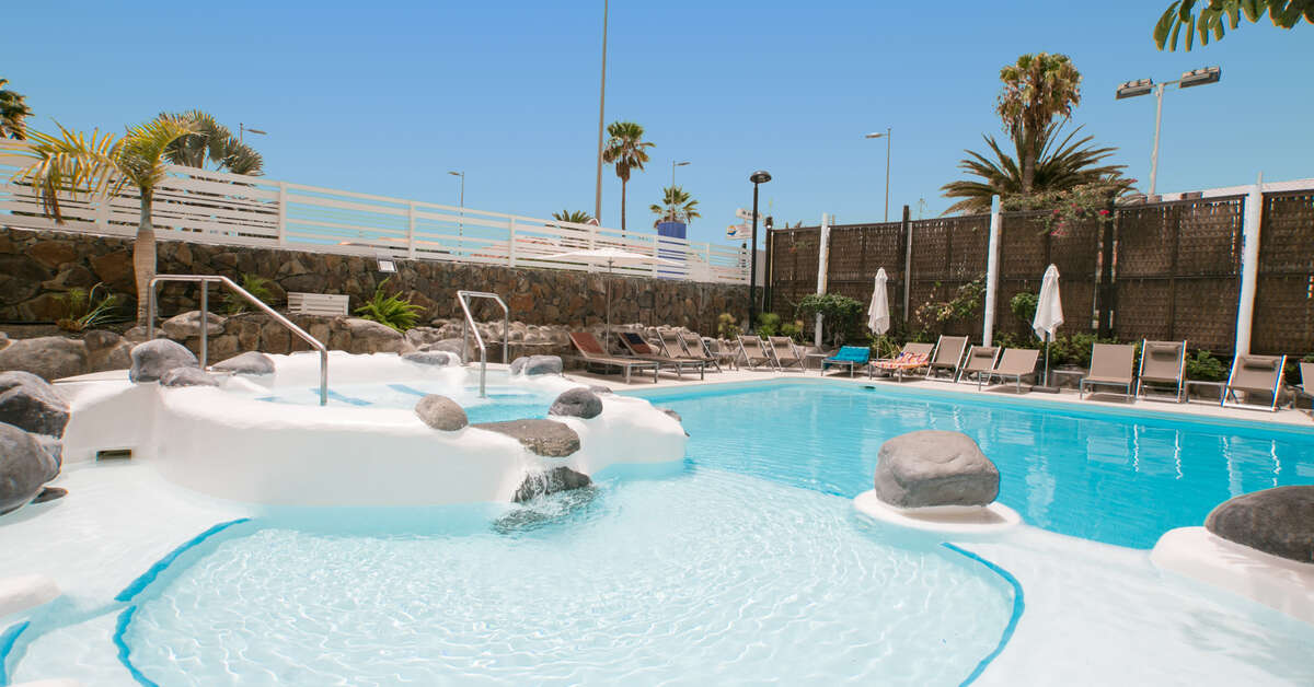 Ein Foto vom Pool im Hotel Livvo Anamar Suites