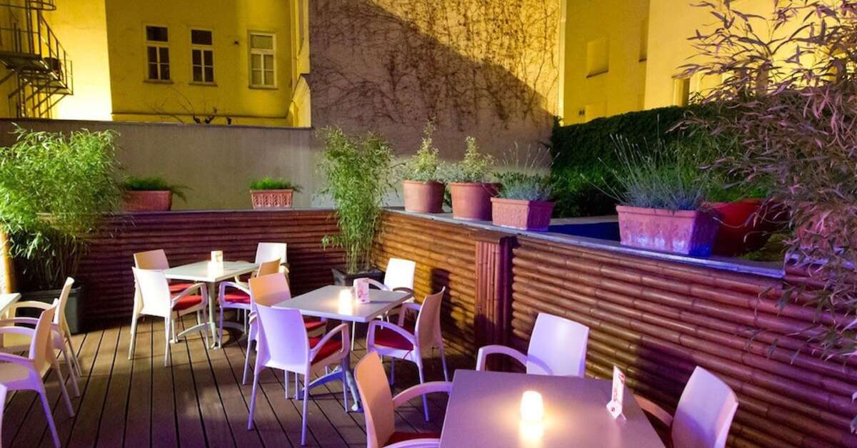 Een foto van het terras bij Hotel Boltzmann