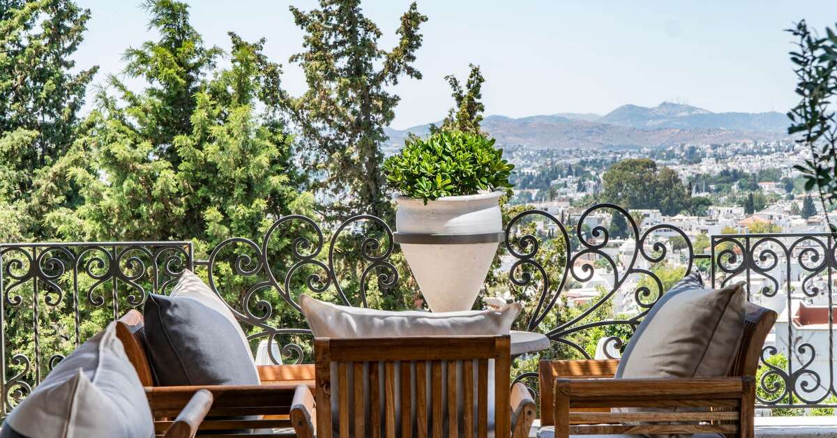 Een foto van het terras bij Manzara Boutique Hotel