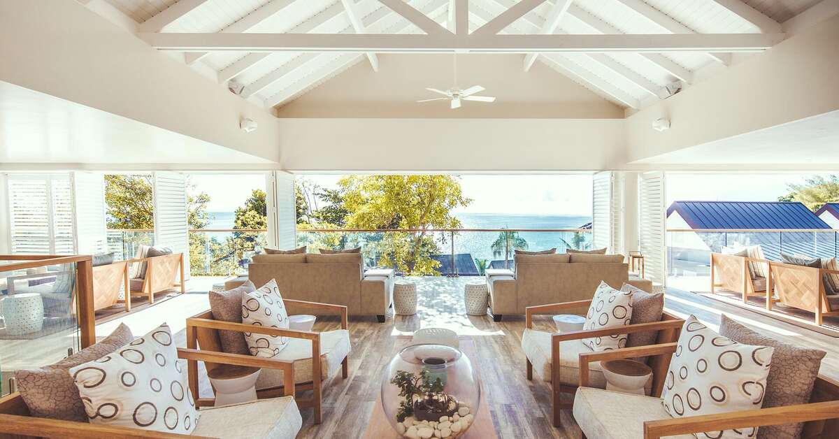 Een foto van het interieur van Carana Beach Hotel
