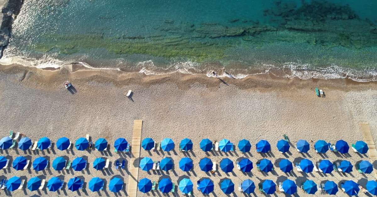 Een foto van het strand bij Esperides Beach Family Resort