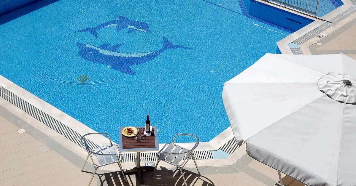 Een foto van het zwembad bij Stratos Hotel