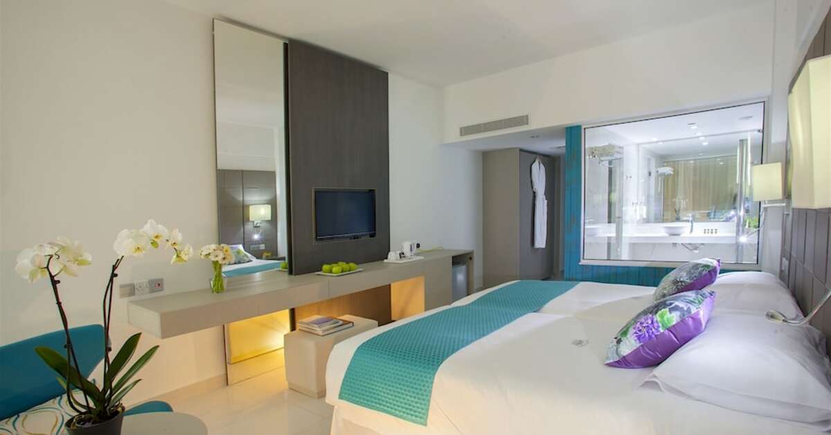 Een foto van The King Evelthon Beach Hotel & Resort