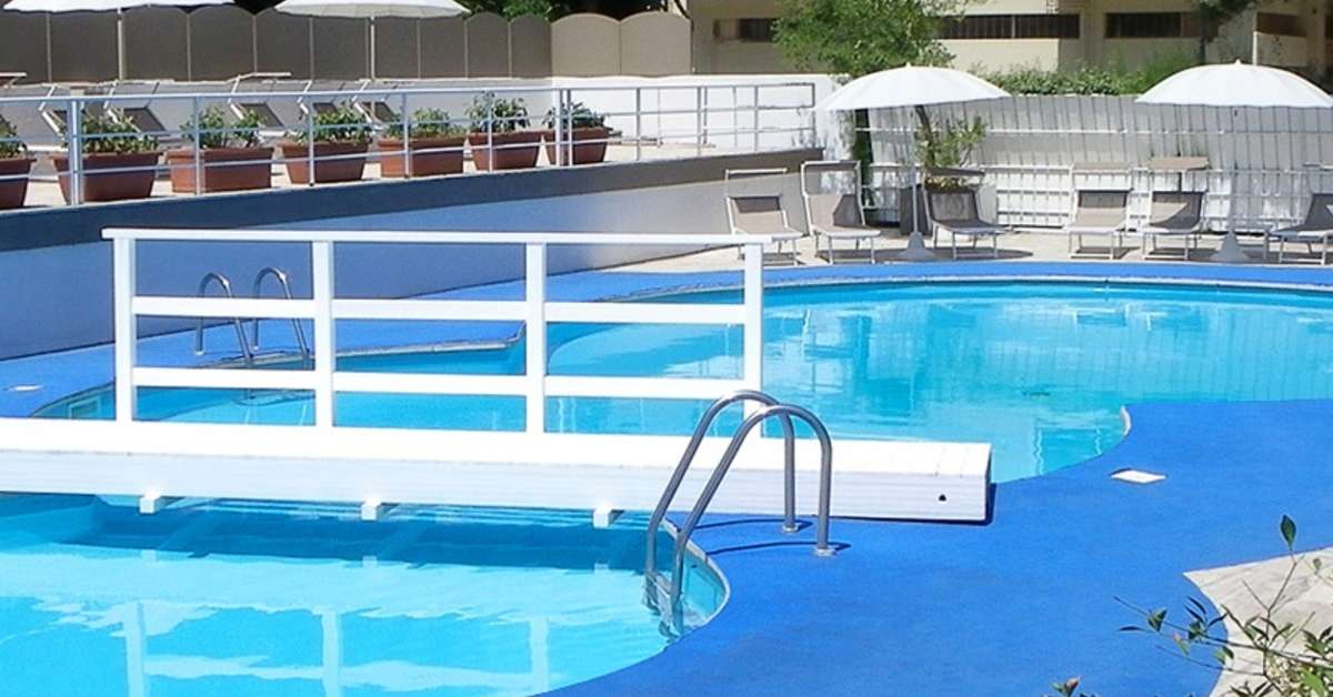 Een foto van het zwembad bij Oxygen Lifestyle