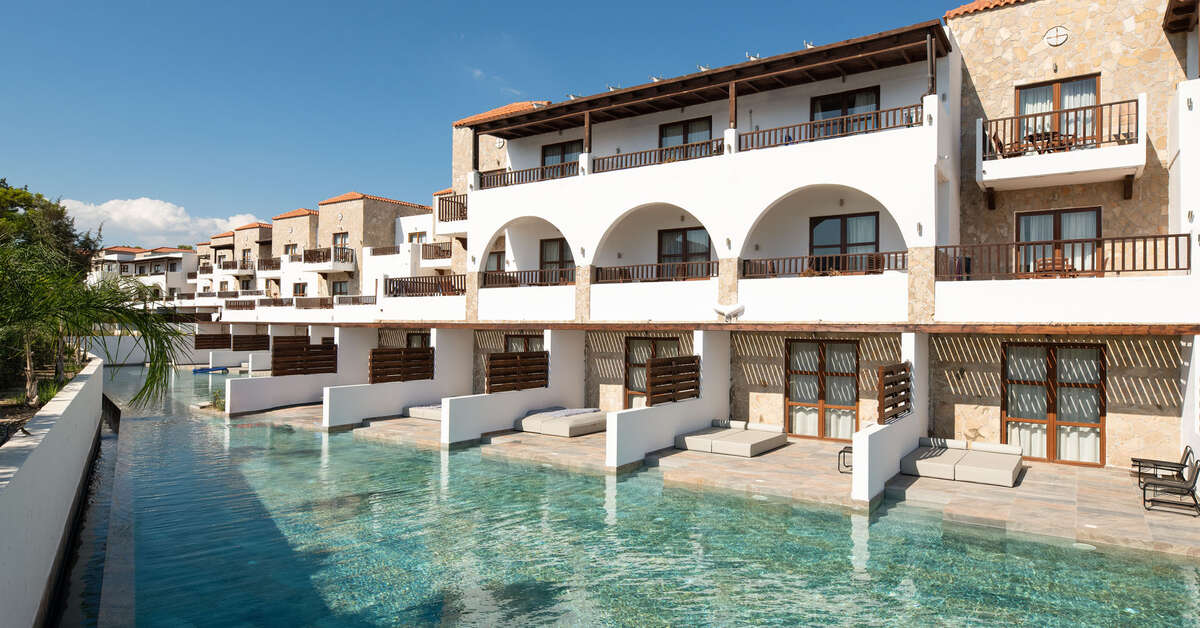 Een foto van het zwembad bij Costa Lindia Beach Resort