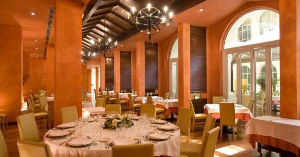 Een foto van de faciliteiten bij Petit Palace Santa Cruz Hotel