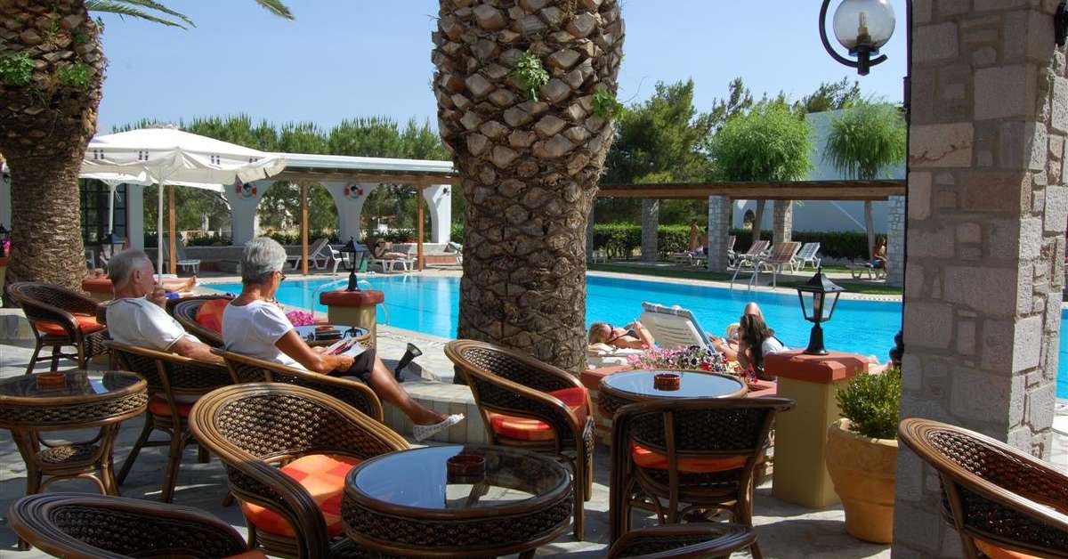 Een foto van het terras bij Hotel Palladium