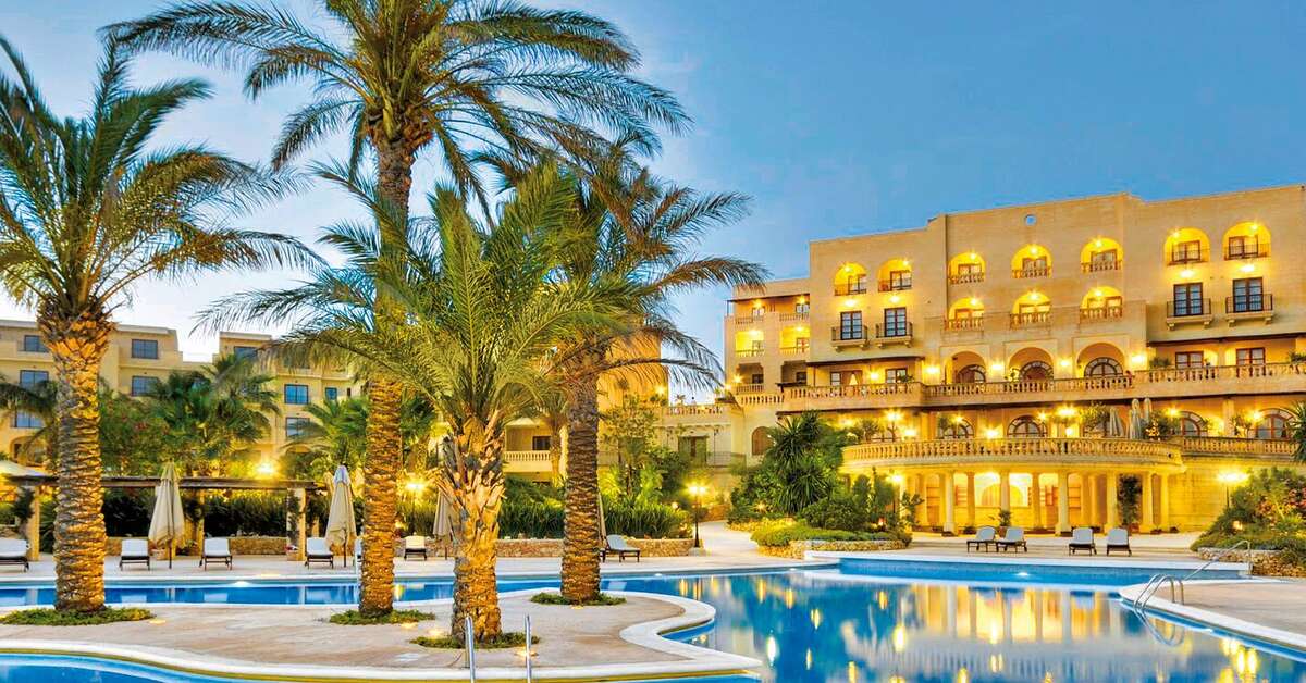Een foto van het zwembad bij Kempinski San Lawrenz
