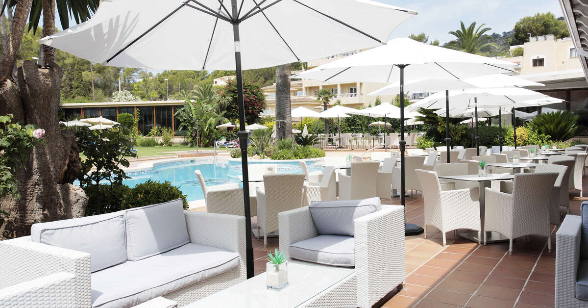 Een foto van het terras bij Grupotel Nilo & Spa