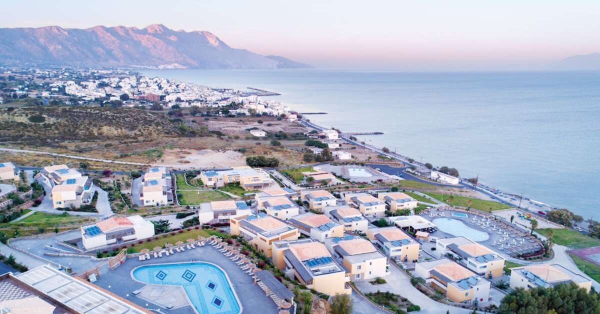 Een foto van het zwembad bij Grand Blue Beach Hotel
