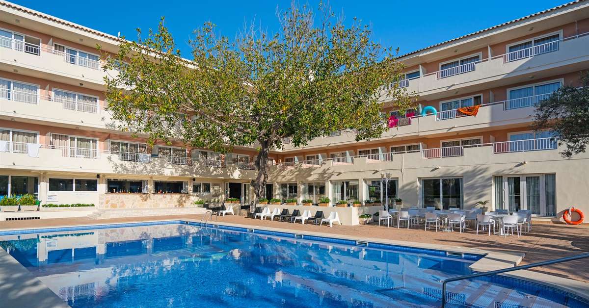 Een foto van het zwembad bij THB Dos Playas Hotel