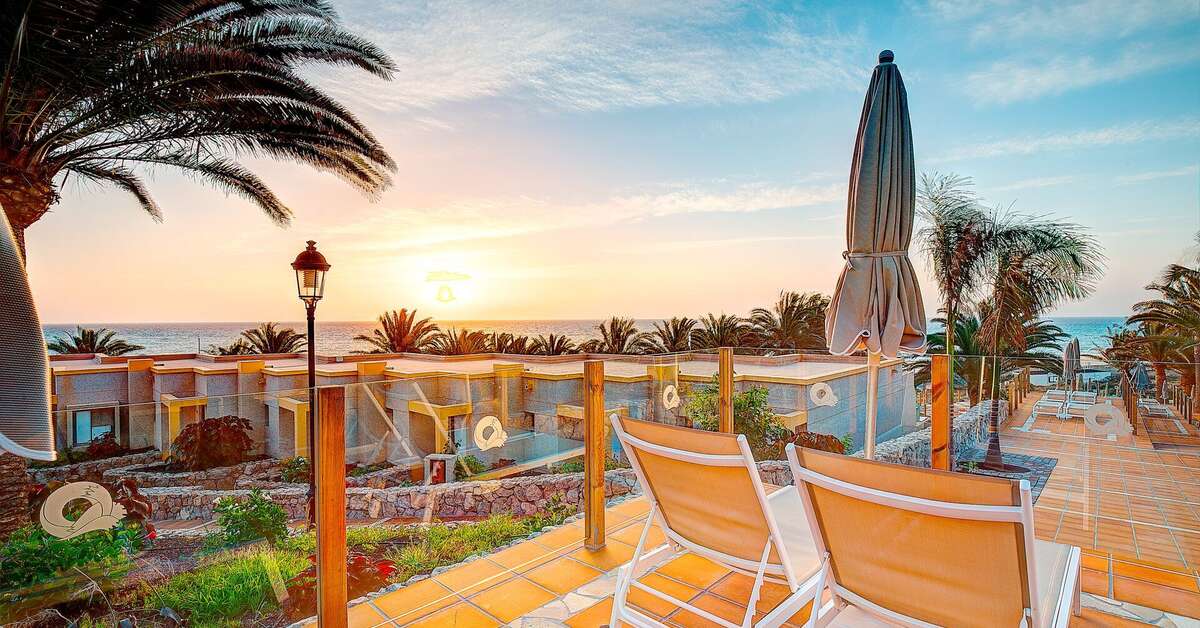 Een foto van het terras bij SBH Hotel Monica Beach Resort