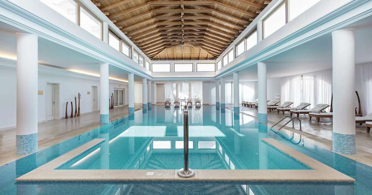Een foto van het zwembad bij Mitsis Laguna Resort & Spa