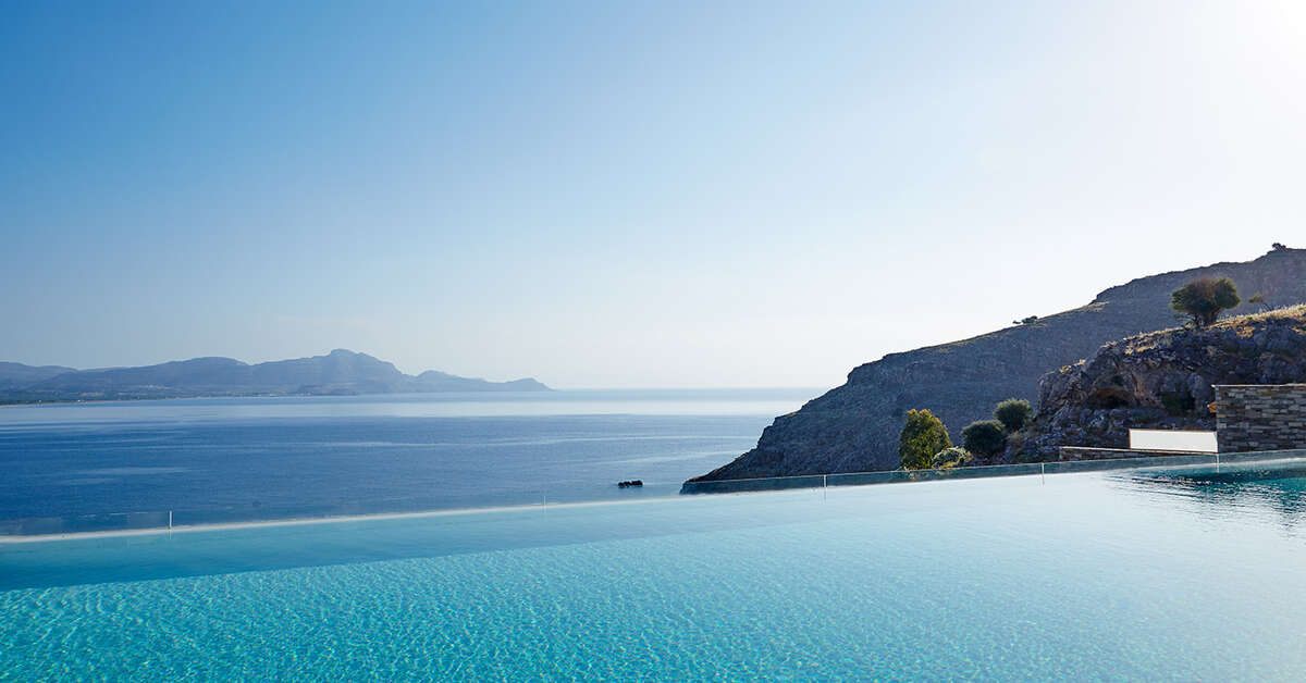 Een foto van het zwembad bij Lindos Blu Luxury Hotel & Suites
