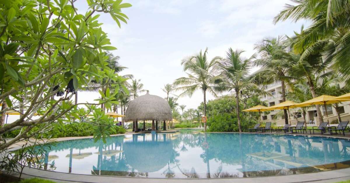Een foto van het zwembad bij Heritance Negombo