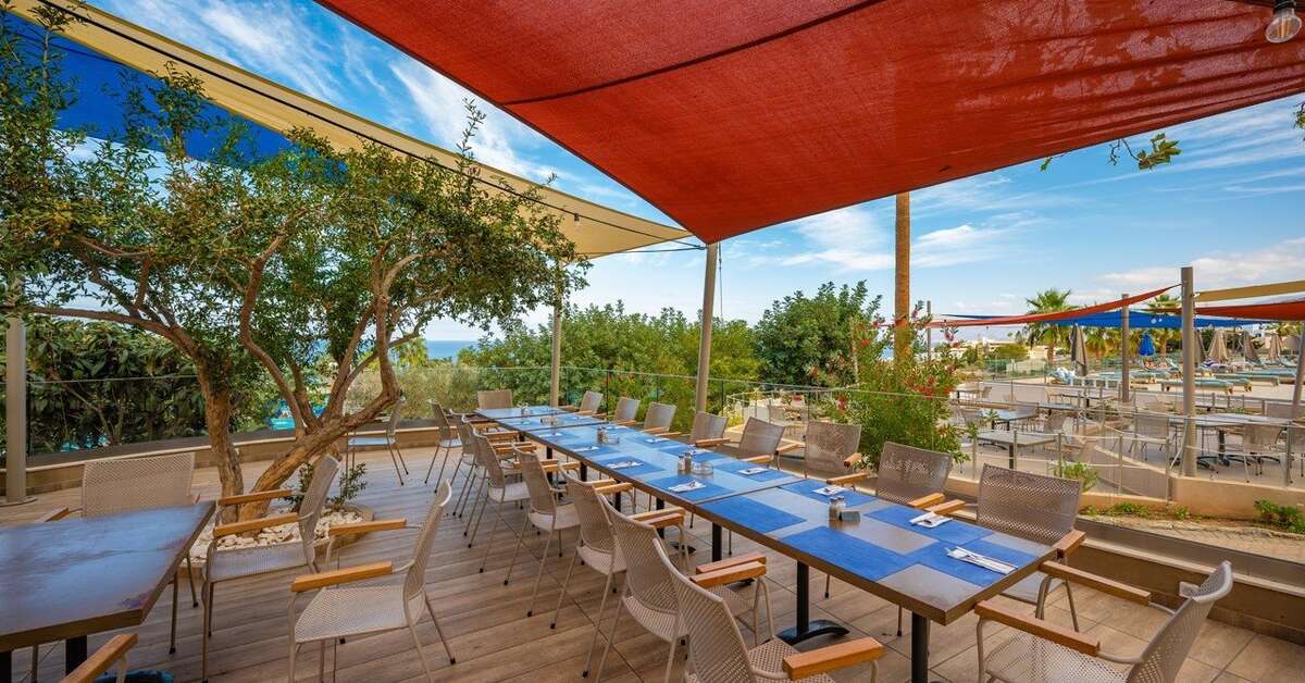 Een foto van het terras bij Royal & Imperial Belvedere Resort