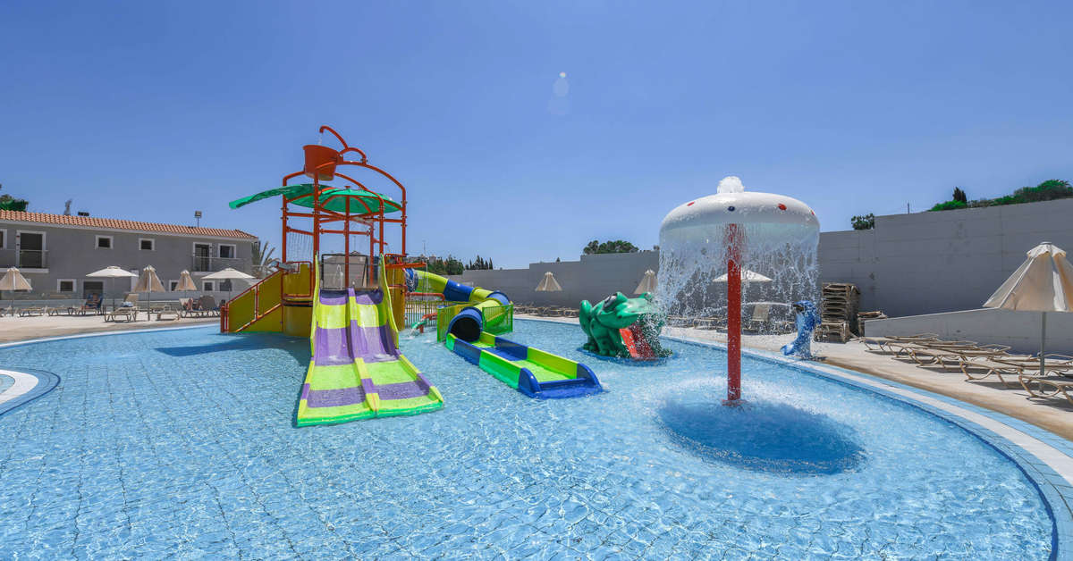 Een foto van het zwembad bij Narcissos Waterpark Resort