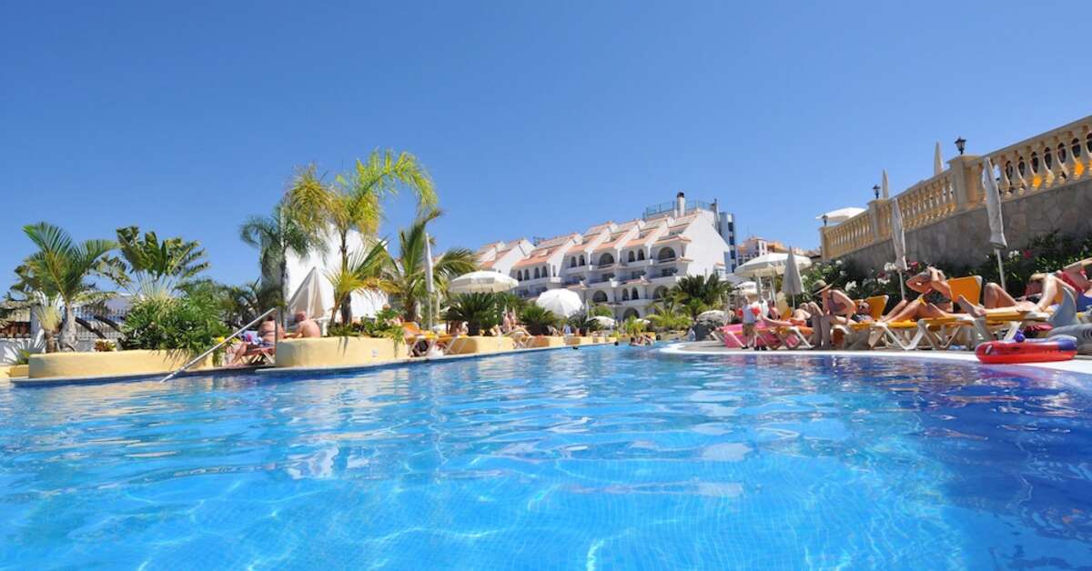 Een foto van het zwembad bij Paradise Park Fun Lifestyle Hotel