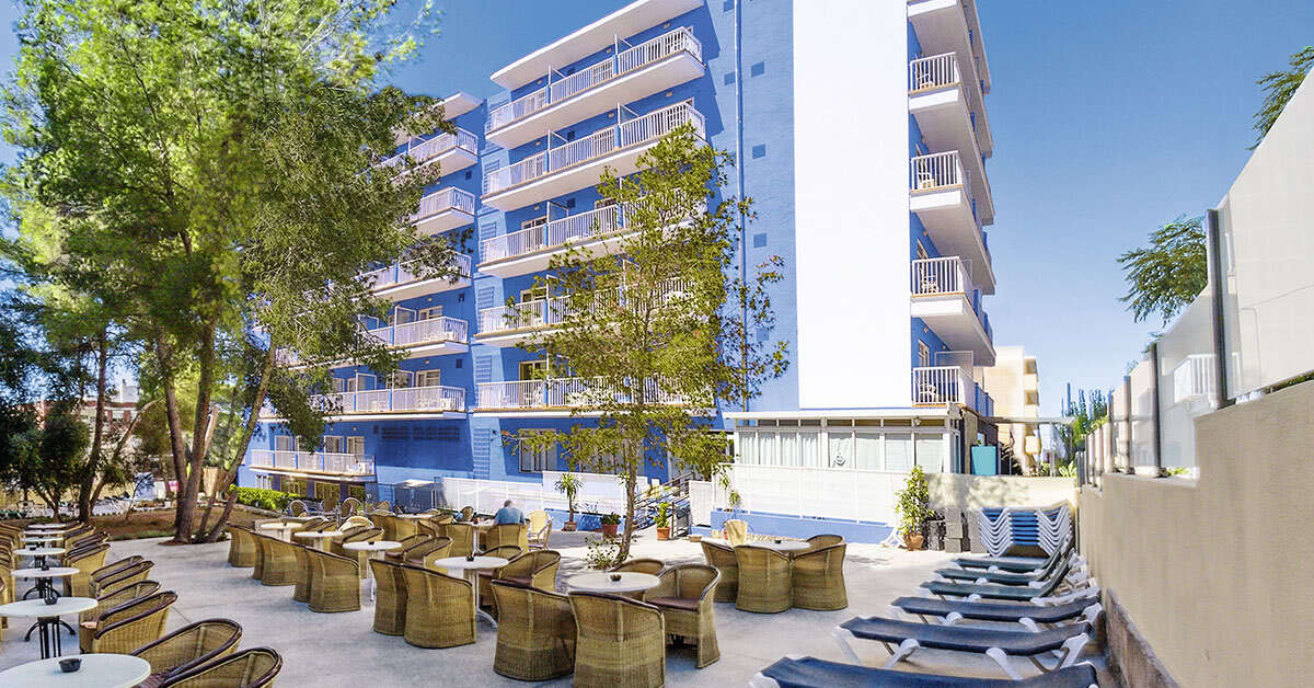 Een foto van het terras bij JS Paradise Sport